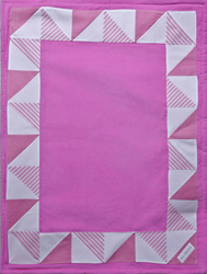Patchworkdecke rosa mit Applikation Geometrie