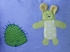 Kissen blau mit Applikation Hase und Igel